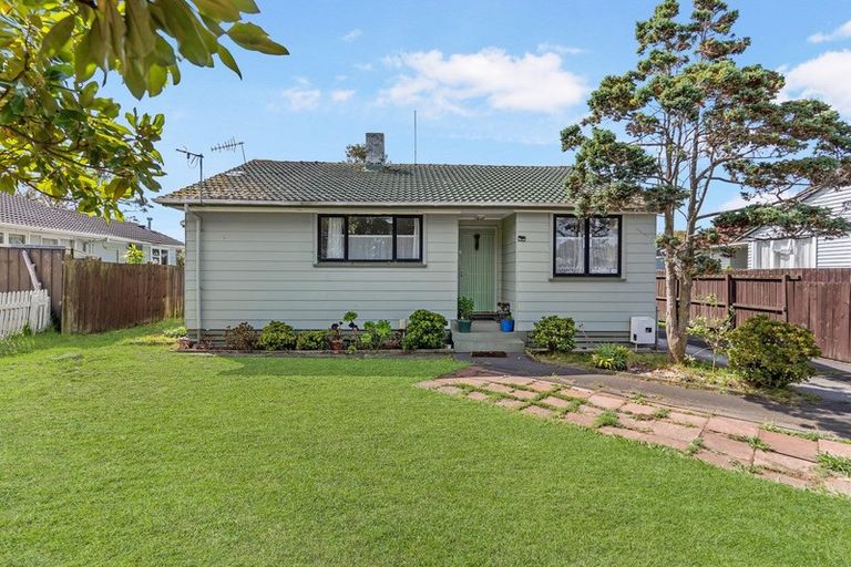 Photo of property in 54 Valiant Street, Mangere, Auckland, 2022