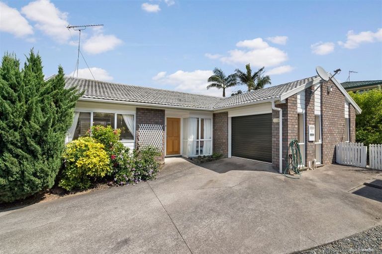 Photo of property in 2/31 Elliot Street, Howick, Auckland, 2014
