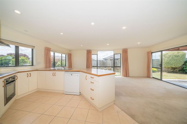 Photo of property in 6 Virginia Grove, Milson, Palmerston North, 4414