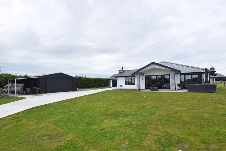 Photo of property in 18 Pegasus Place, Seaward Bush, Invercargill, 9812