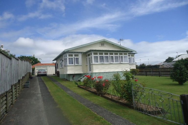 Photo of property in 8 Station Street, Tirau, 3410