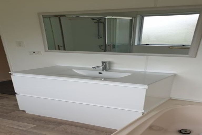 Photo of property in 41 Esther Place, Red Beach, 0932