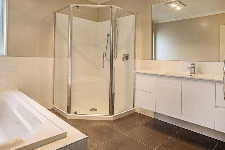 Photo of property in 394 Ormiston Road, Flat Bush, Auckland, 2019