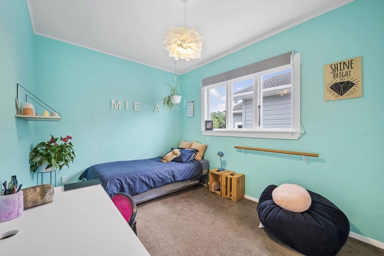 Photo of property in 202 Coutts Street, Rongotai, Wellington, 6022