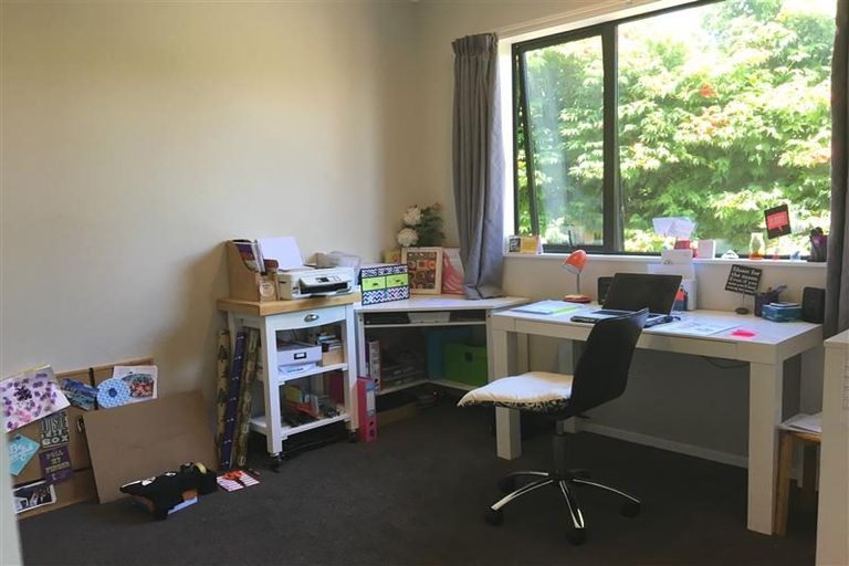 Photo of property in 12a Marsh Avenue, Forrest Hill, Auckland, 0620