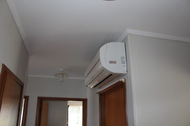 Photo of property in 37 Catkin Crescent, Papatoetoe, Auckland, 2025