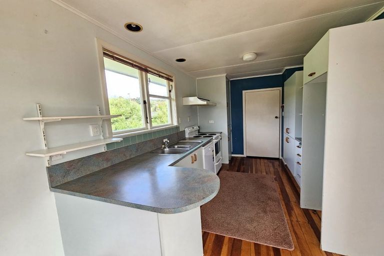 Photo of property in 15 Tawa Street, Tawa, Wellington, 5028