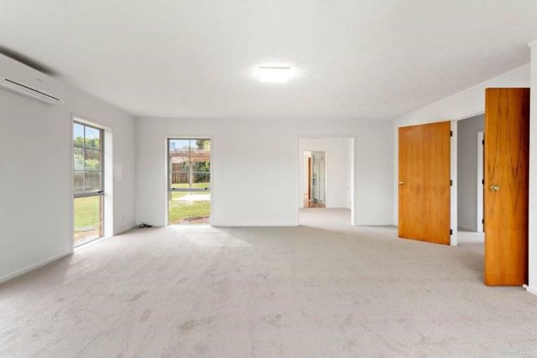 Photo of property in 23 Centorian Drive, Windsor Park, Auckland, 0632