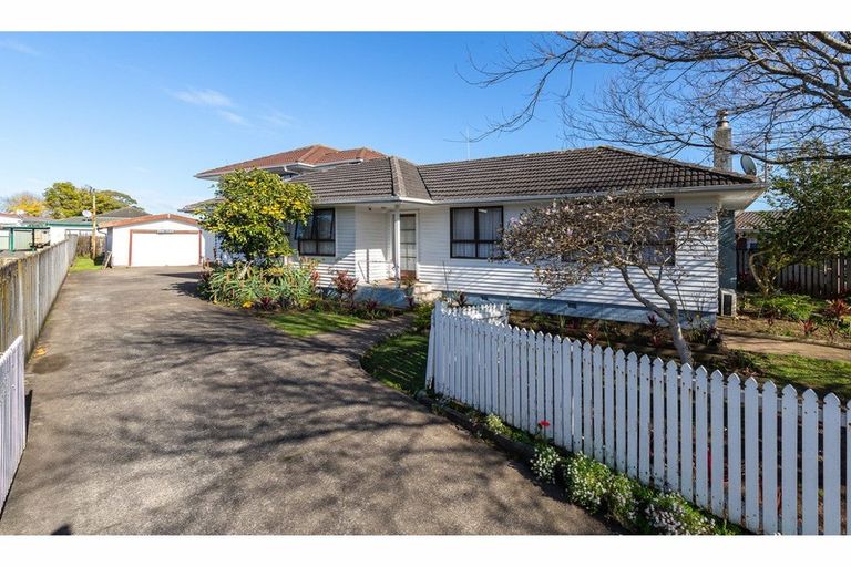Photo of property in 3 Mclean Avenue, Papatoetoe, Auckland, 2025