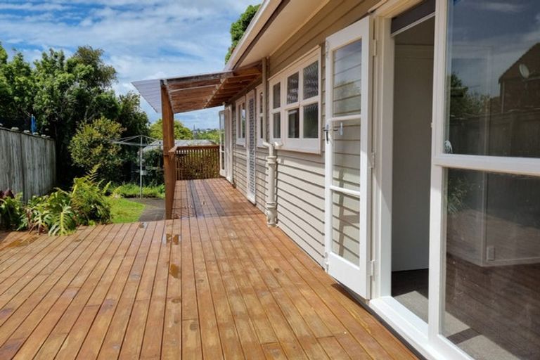 Photo of property in 43 Ramillies Place, Glenfield, Auckland, 0629