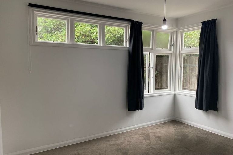 Photo of property in 128 Trelissick Crescent, Ngaio, Wellington, 6035