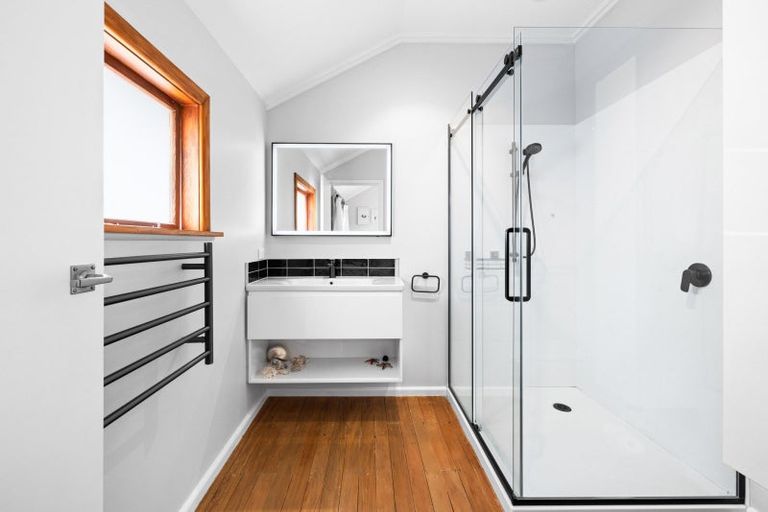 Photo of property in 52 Auckland Road, Greenmeadows, Napier, 4112