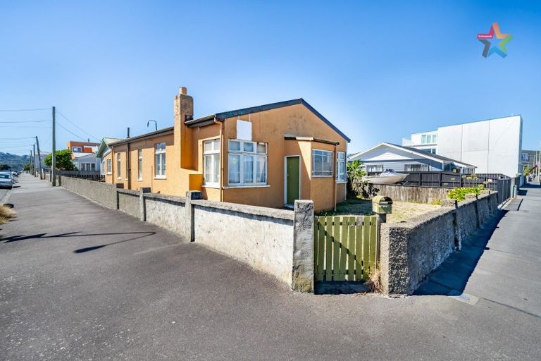 Photo of property in 217 The Esplanade, Petone, Lower Hutt, 5012