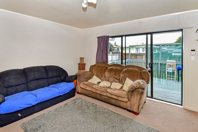 Photo of property in 102c Shifnal Drive, Randwick Park, Auckland, 2105