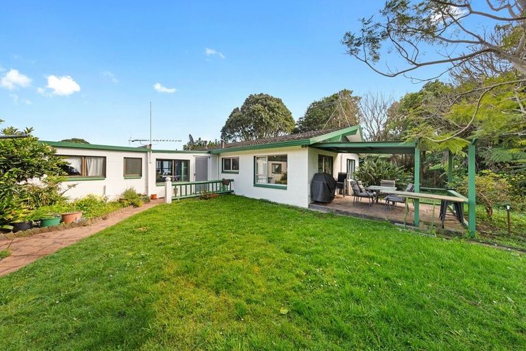 Photo of property in 123 Waiuku Road, Pukekohe, 2678