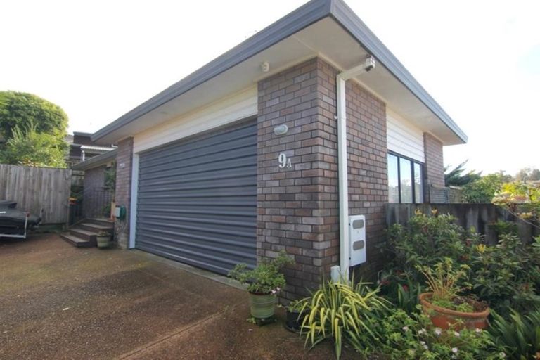 Photo of property in 1/9 Kells Place, Botany Downs, Auckland, 2010
