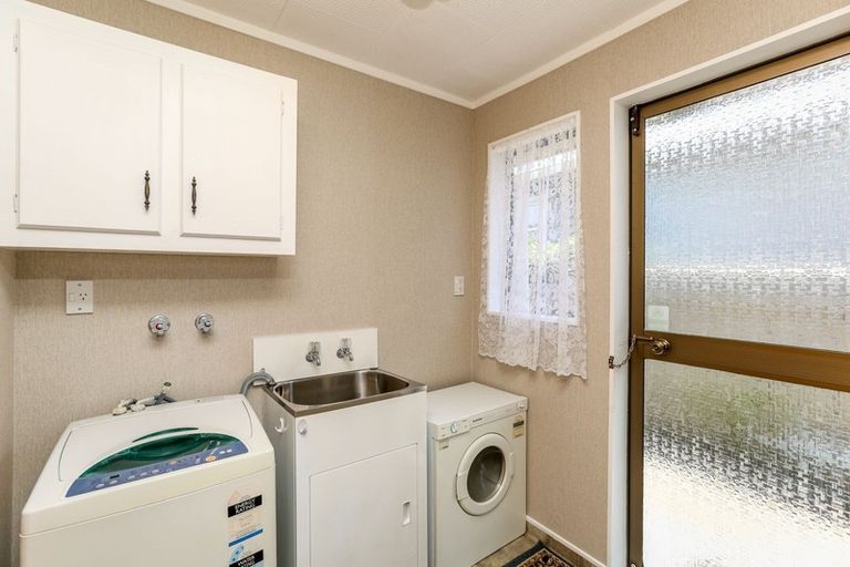 Photo of property in 2/13 Karamu Street, Strandon, New Plymouth, 4312