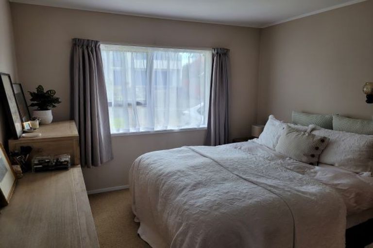 Photo of property in 1/1 White Heron Drive, Massey, Auckland, 0614