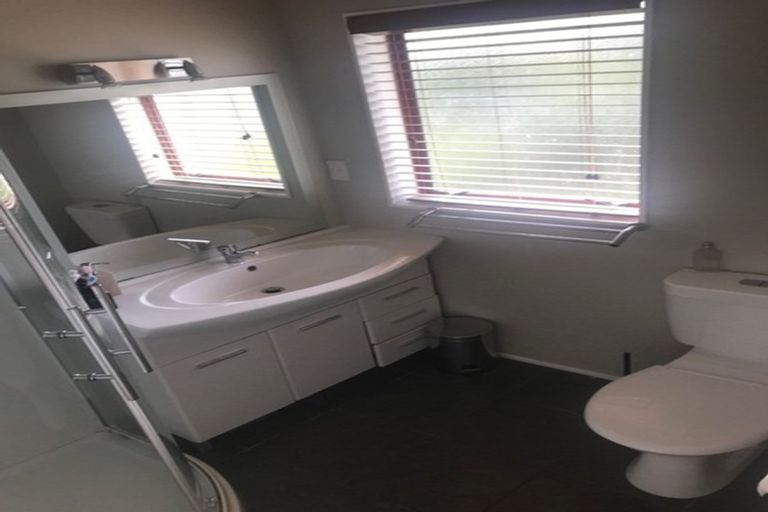 Photo of property in 14 Kilkenny Place, Fitzherbert, Palmerston North, 4410