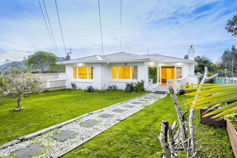 Photo of property in 1/14 Fairview Road, Papatoetoe, Auckland, 2025
