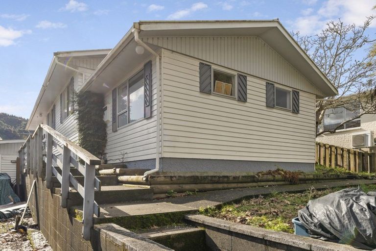 Photo of property in 43 California Drive, Totara Park, Upper Hutt, 5018