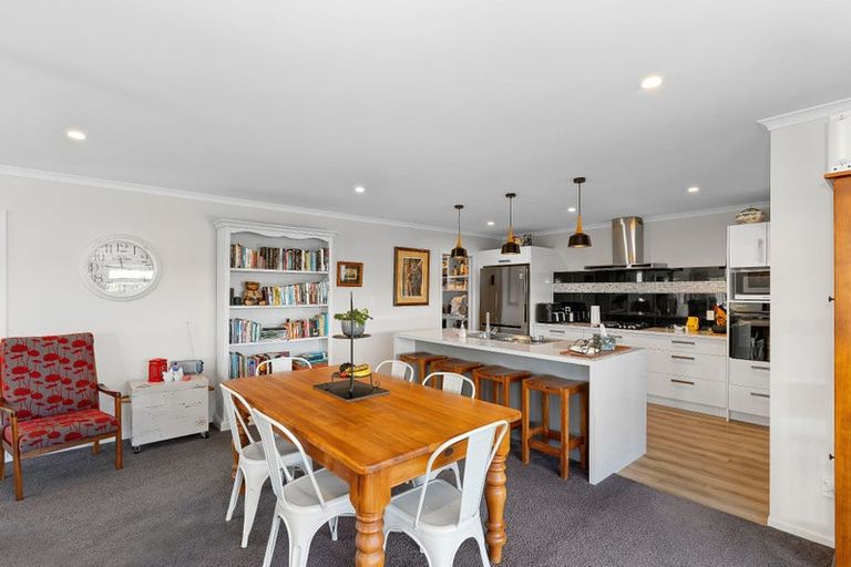 Photo of property in 21 Okarito Avenue, Levin, 5510