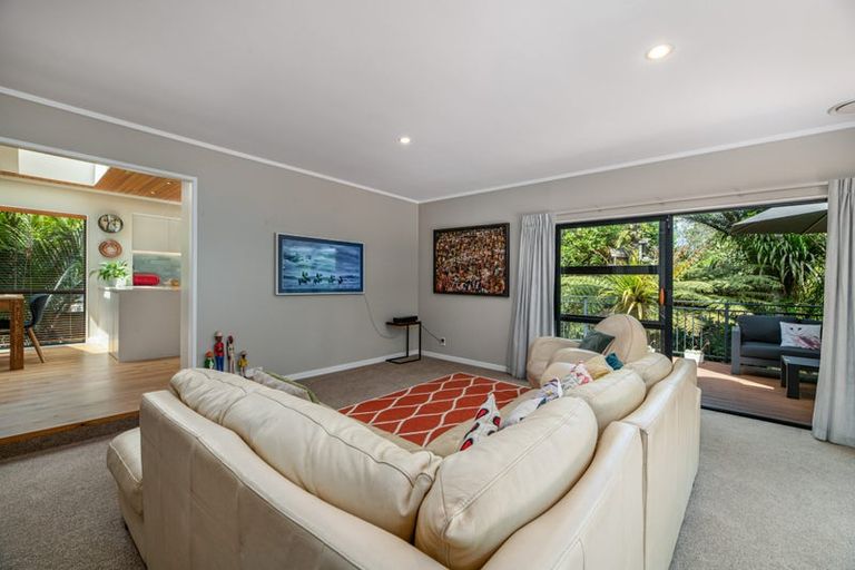 Photo of property in 22 Waima Crescent, Titirangi, Auckland, 0604