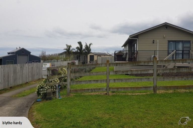 Photo of property in 18 Rawinia Place, Te Kaha, 3199