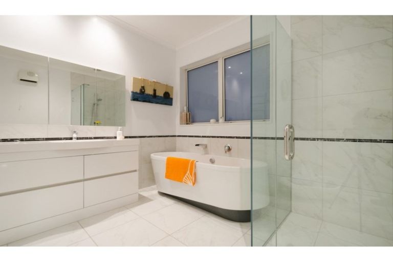 Photo of property in 127 Matua Road, Huapai, Kumeu, 0810