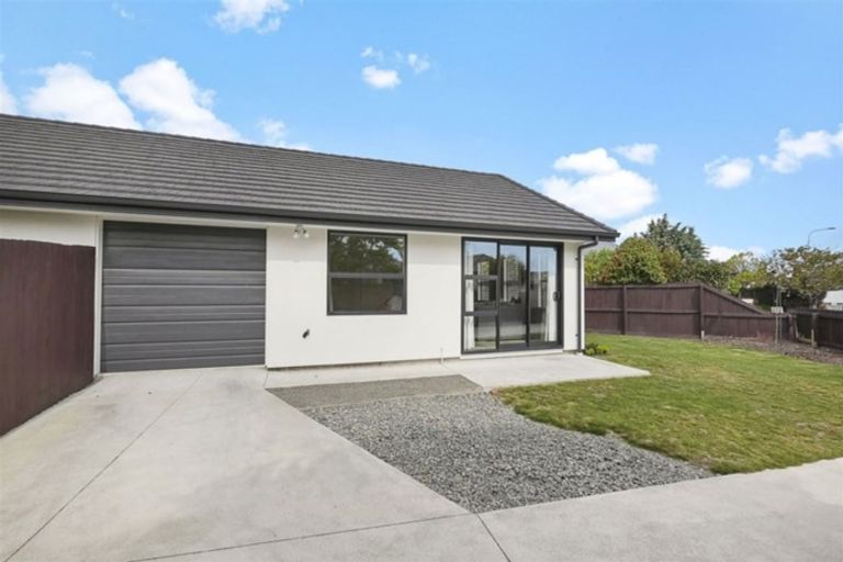 Photo of property in 1/8 Hurst Place, Parklands, Christchurch, 8083