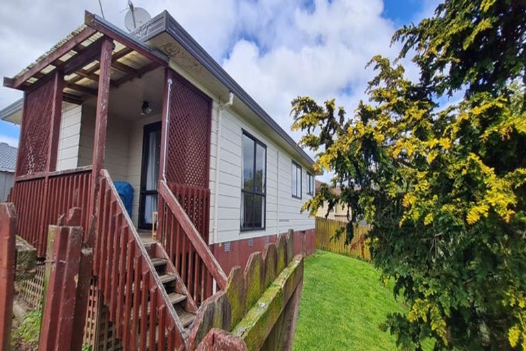Photo of property in 2/21 Silver Creek Road, Weymouth, Auckland, 2103