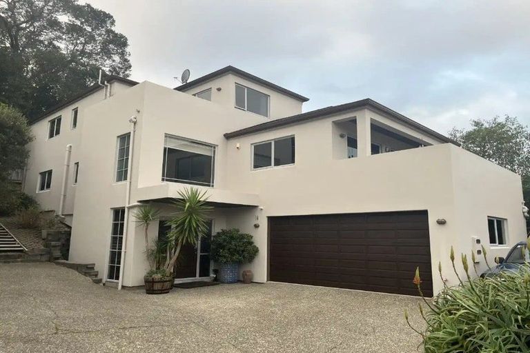 Photo of property in 14 Bush View Lane, Northcote Point, Auckland, 0627