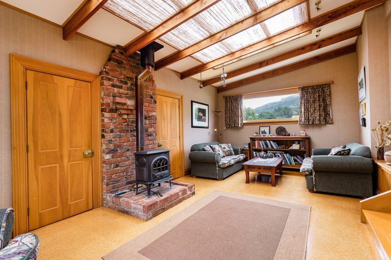 Photo of property in 205 Woodside Road, Woodside, Outram, 9073