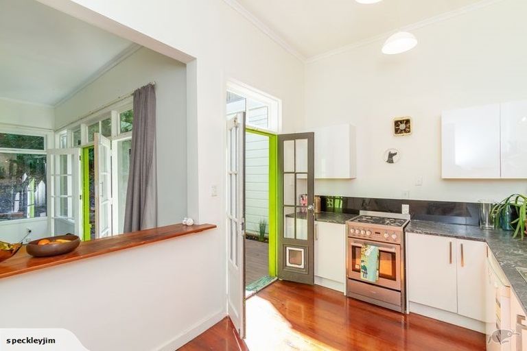 Photo of property in 10 Russell Terrace, Newtown, Wellington, 6021