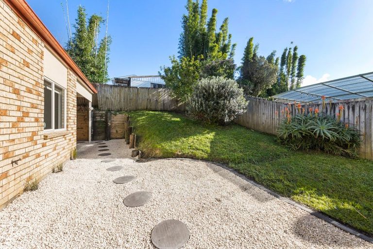 Photo of property in 37 Kona Crescent, Henderson, Auckland, 0610