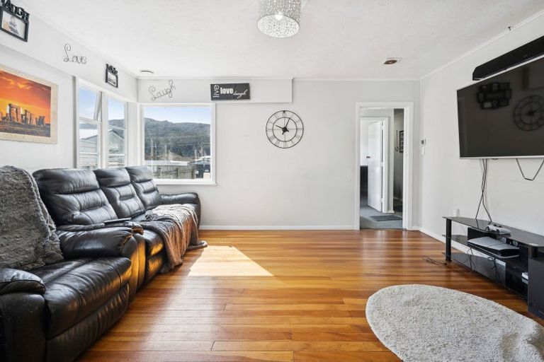 Photo of property in 203 Wellington Road, Wainuiomata, Lower Hutt, 5014