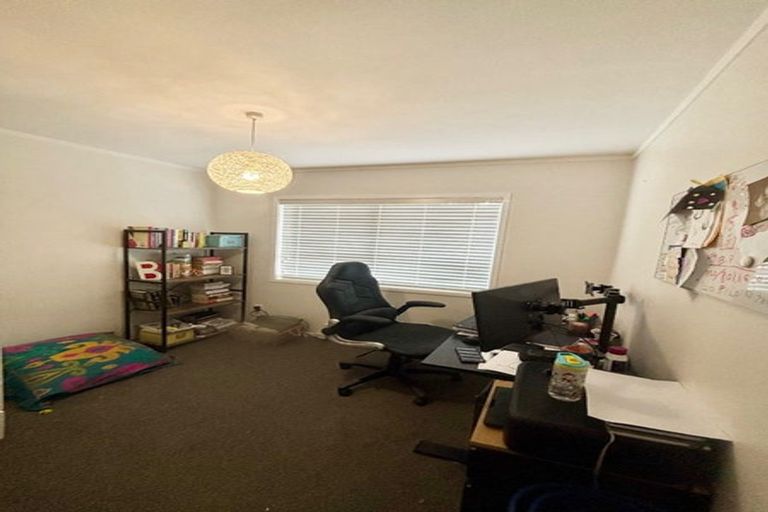 Photo of property in 1/31 Captain Scott Road, Glen Eden, Auckland, 0602