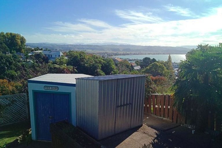 Photo of property in 18 Selwyn Road, Hospital Hill, Napier, 4110