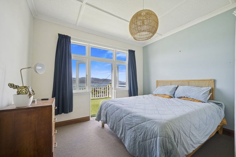Photo of property in 49 Hungerford Road, Lyall Bay, Wellington, 6022