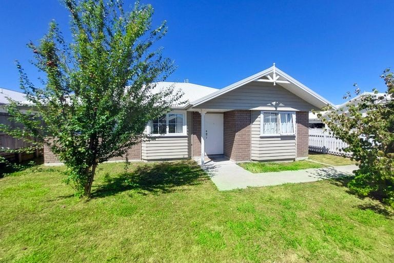 Photo of property in 32 Queens Park Crescent, Frankton, Hamilton, 3204