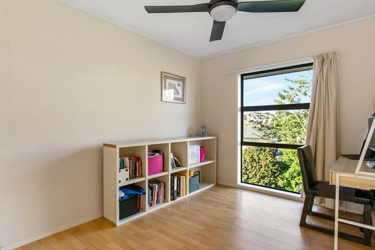 Photo of property in 3 Mirrabooka Avenue, Botany Downs, Auckland, 2010