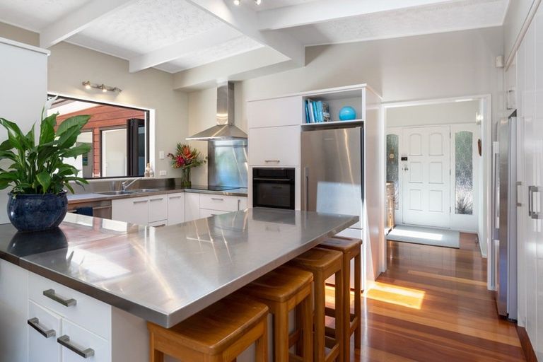 Photo of property in 7 Maungakotukutuku Road, Paraparaumu, 5032