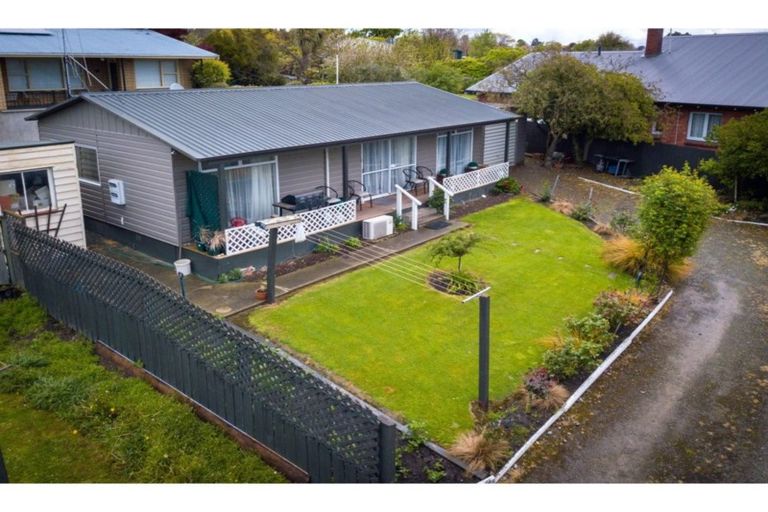 Photo of property in 12-12a Campbell Street, Maori Hill, Timaru, 7910