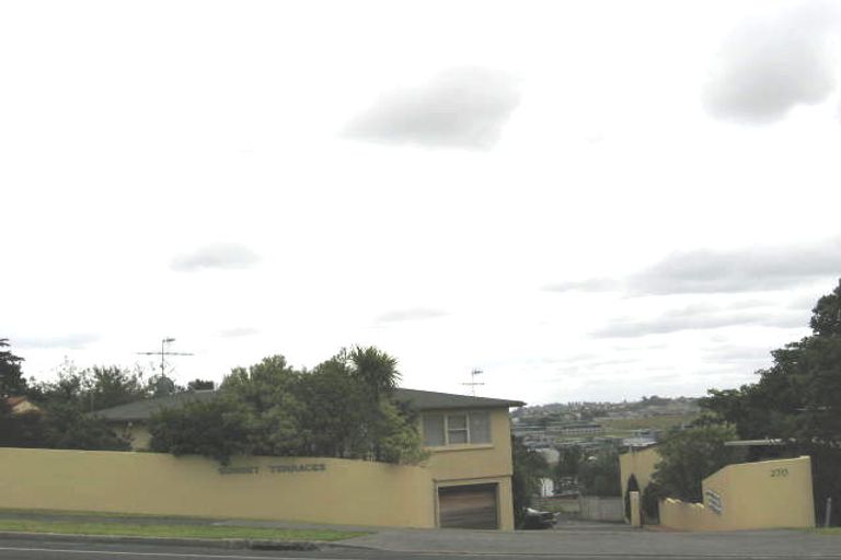 Photo of property in 16/270 Sunset Road, Windsor Park, Auckland, 0632