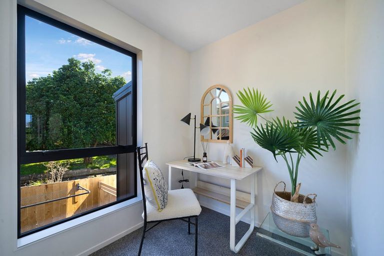 Photo of property in 11 Sarona Avenue, Glen Eden, Auckland, 0602