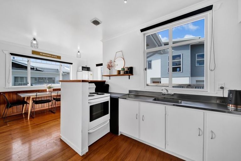 Photo of property in 21 Doone Street, Lynmouth, New Plymouth, 4310