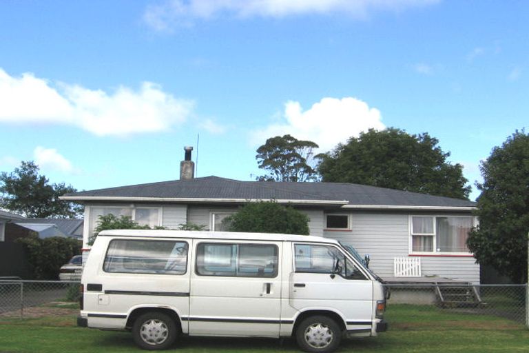 Photo of property in 9 Glen Norman Avenue, Henderson, Auckland, 0610