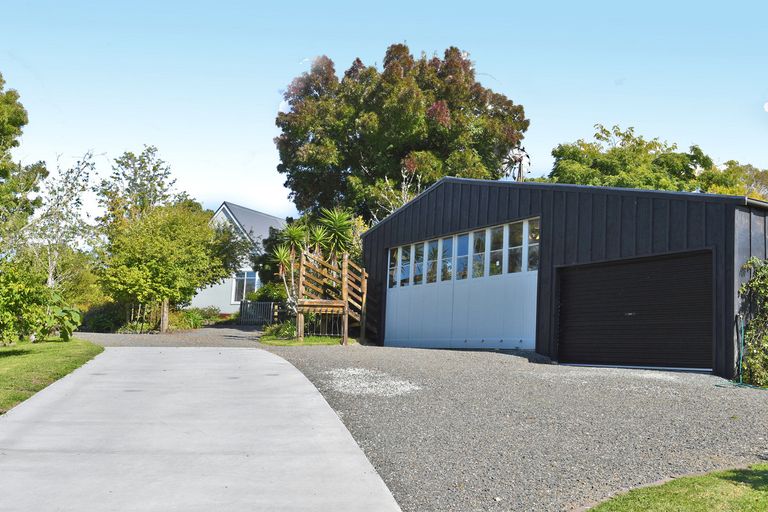 Photo of property in 22 Muncaster Road, Snells Beach, 0920