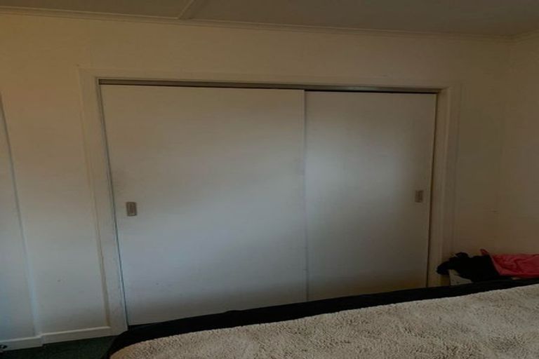 Photo of property in 2/119 Carlisle Road, Northcross, Auckland, 0632