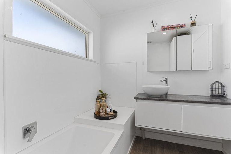 Photo of property in 6 Clearmont Crescent, Blagdon, New Plymouth, 4310